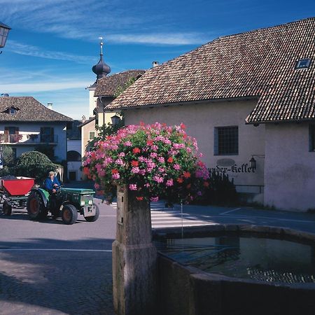 Hotel Gasthof Wastl Appiano Sulla Strada Del Vino Luaran gambar